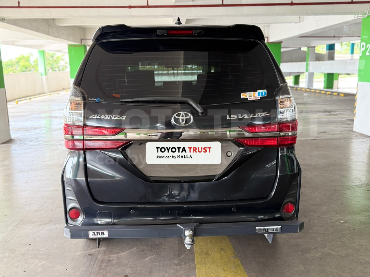 Foto Bagian Belakang Mobil