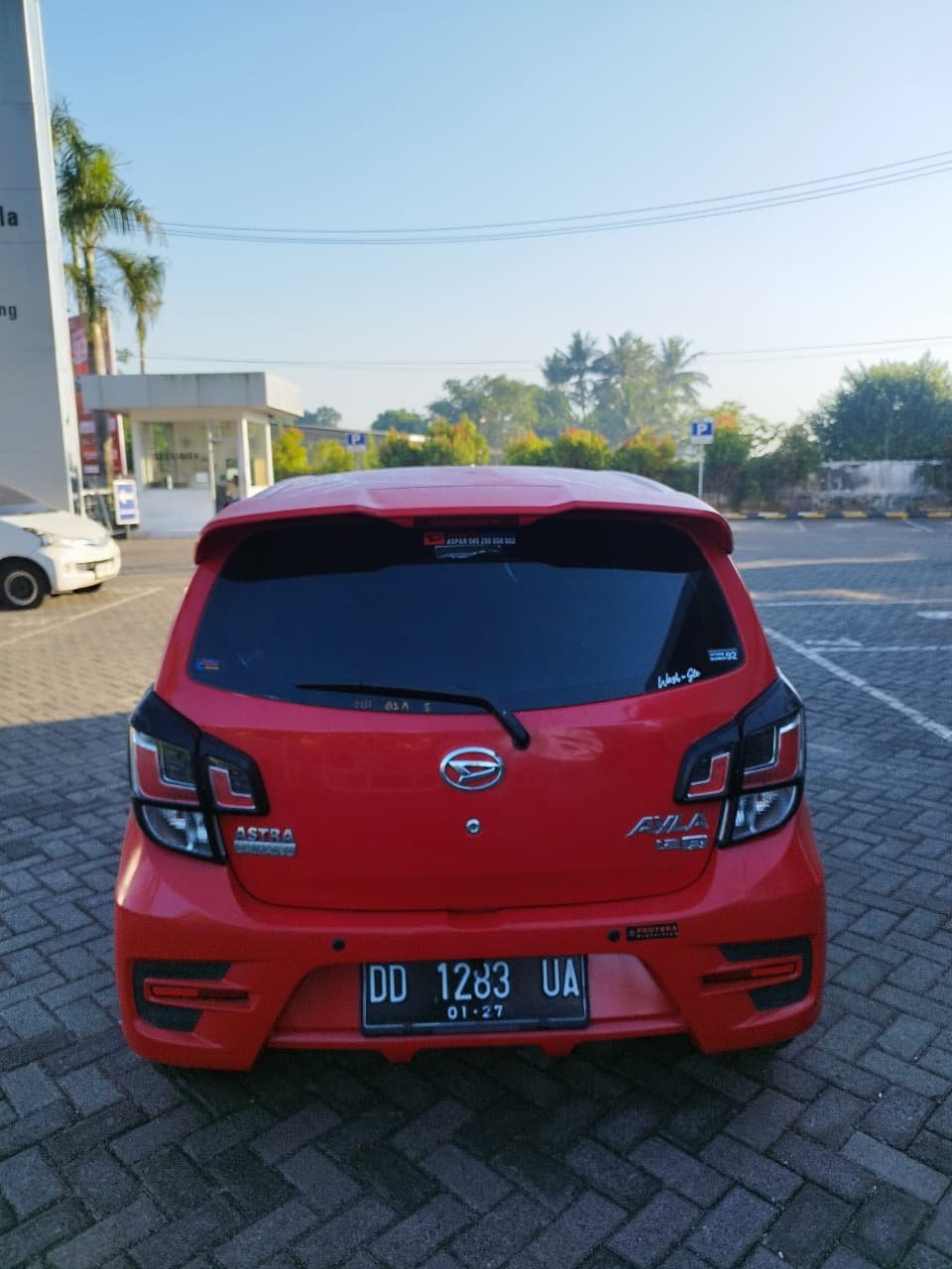 Foto Bagian Belakang Mobil