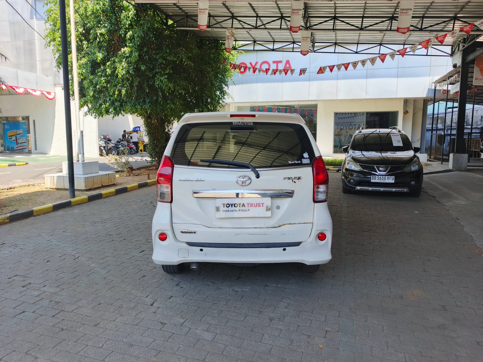Foto Bagian Belakang Mobil