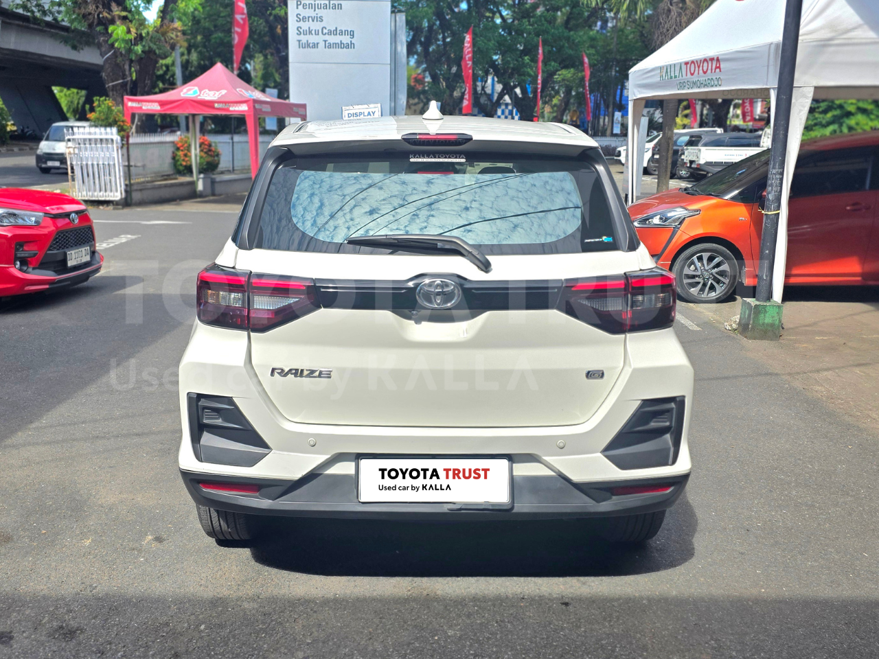 Foto Bagian Belakang Mobil