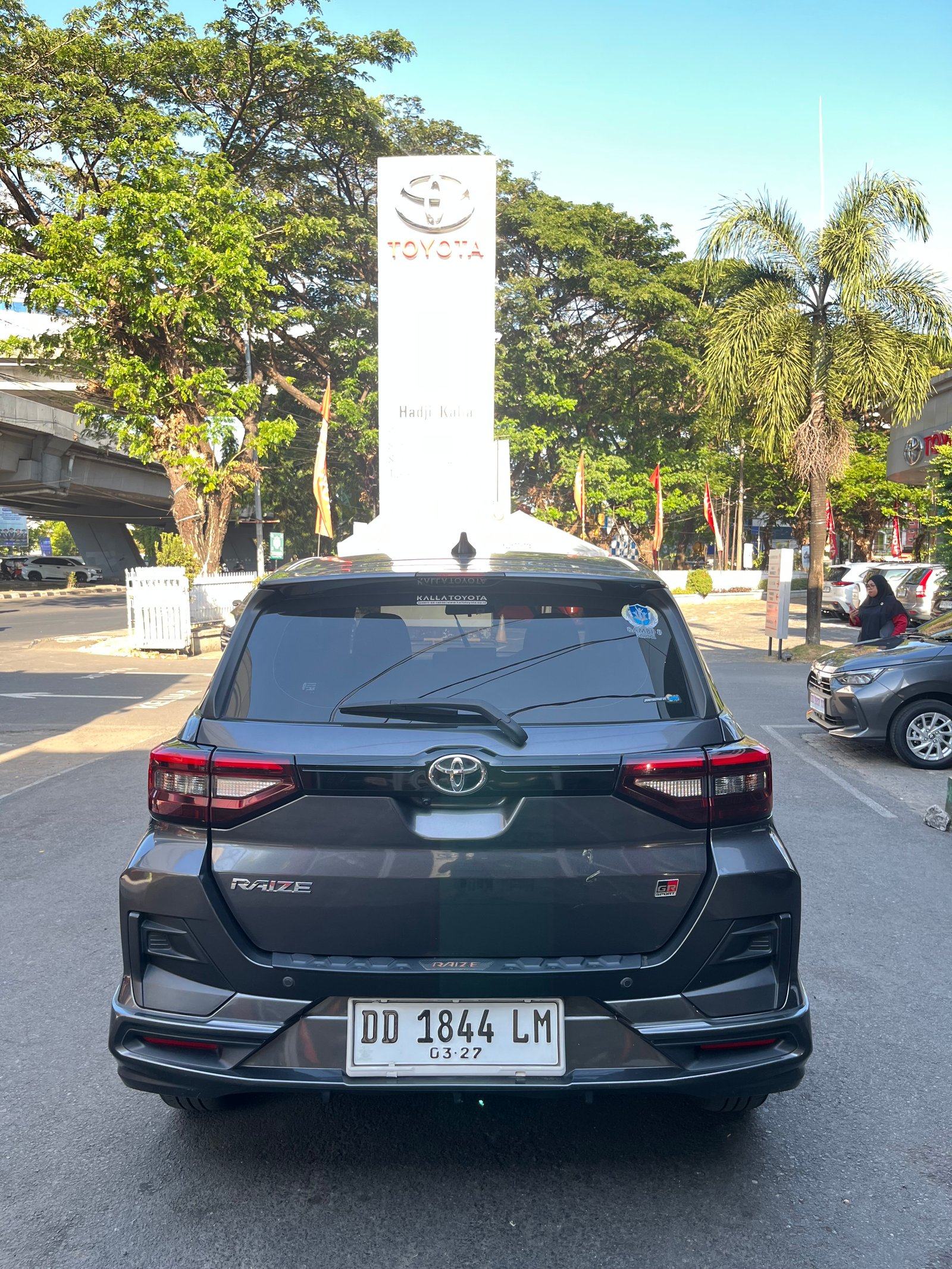 Foto Bagian Belakang Mobil