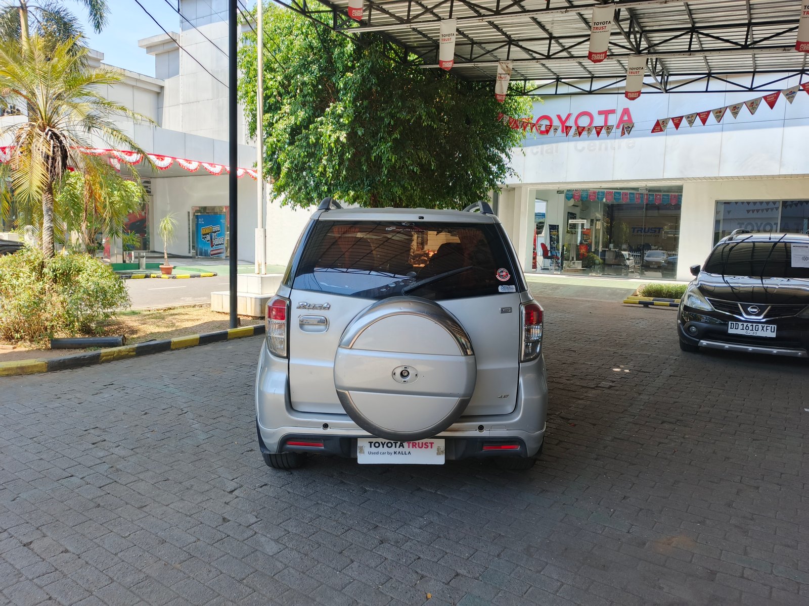 Foto Bagian Belakang Mobil