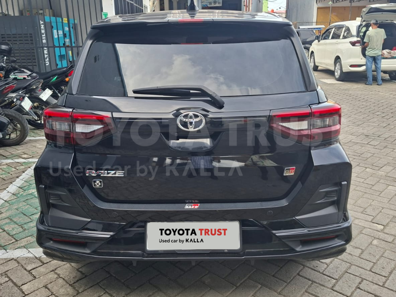 Foto Bagian Belakang Mobil