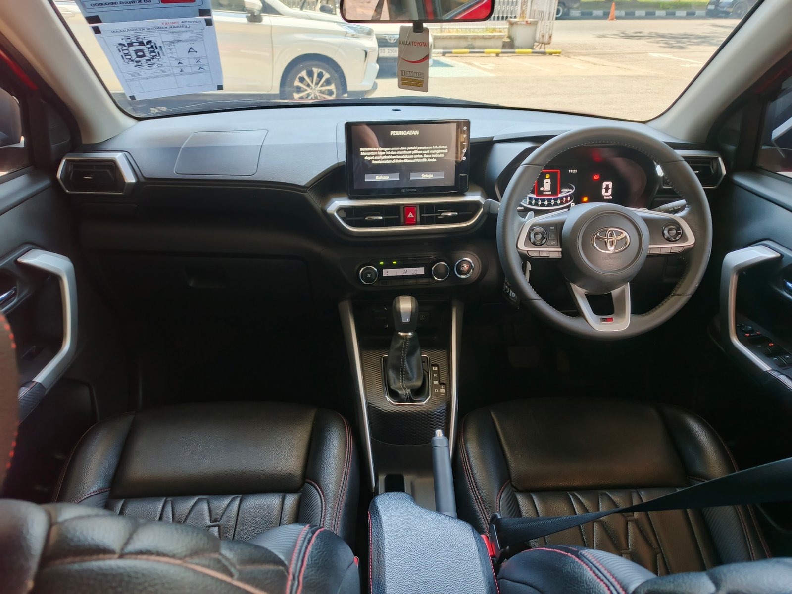 Foto Bagian Dashboard Mobil
