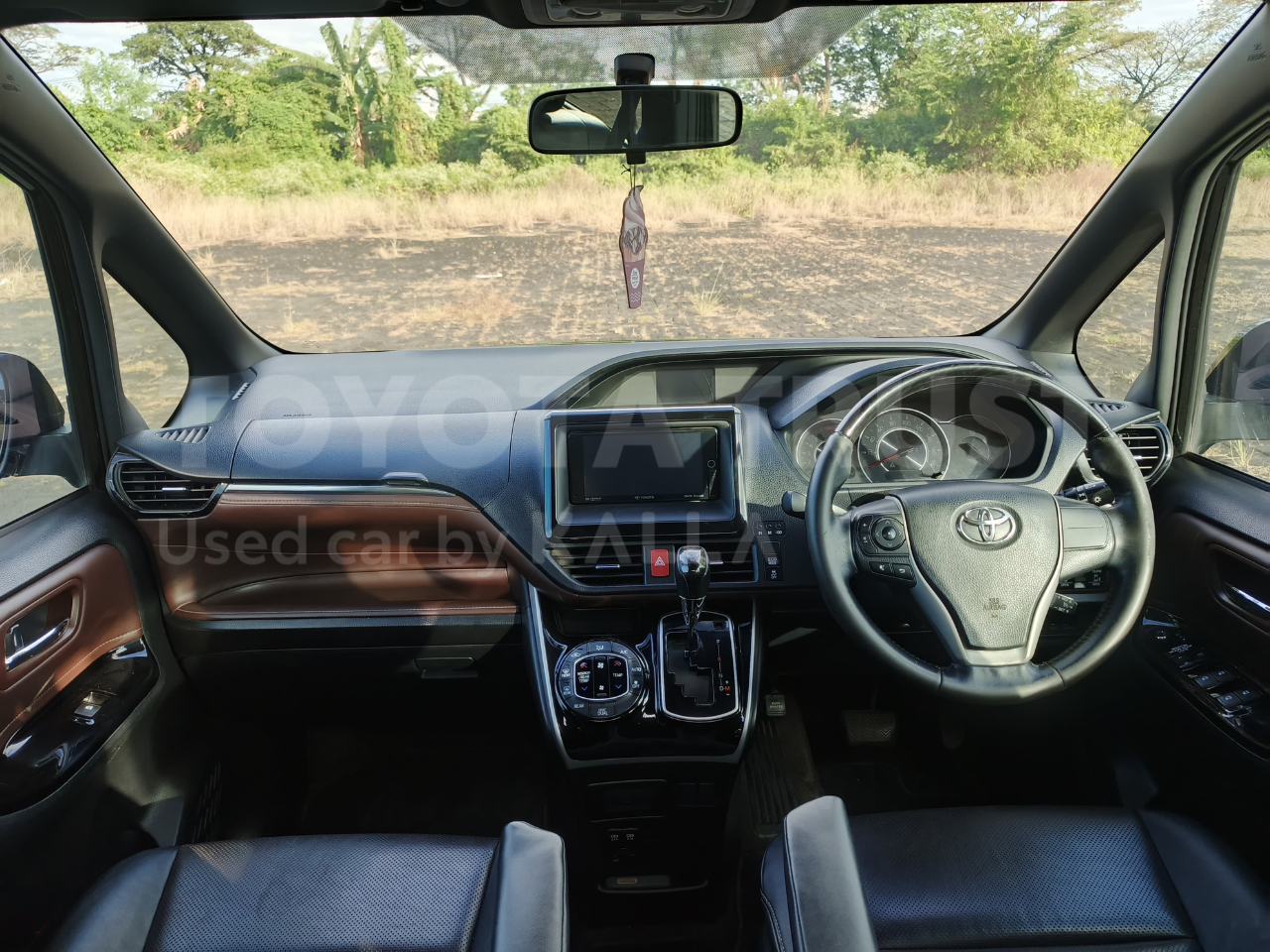 Foto Bagian Dashboard Mobil