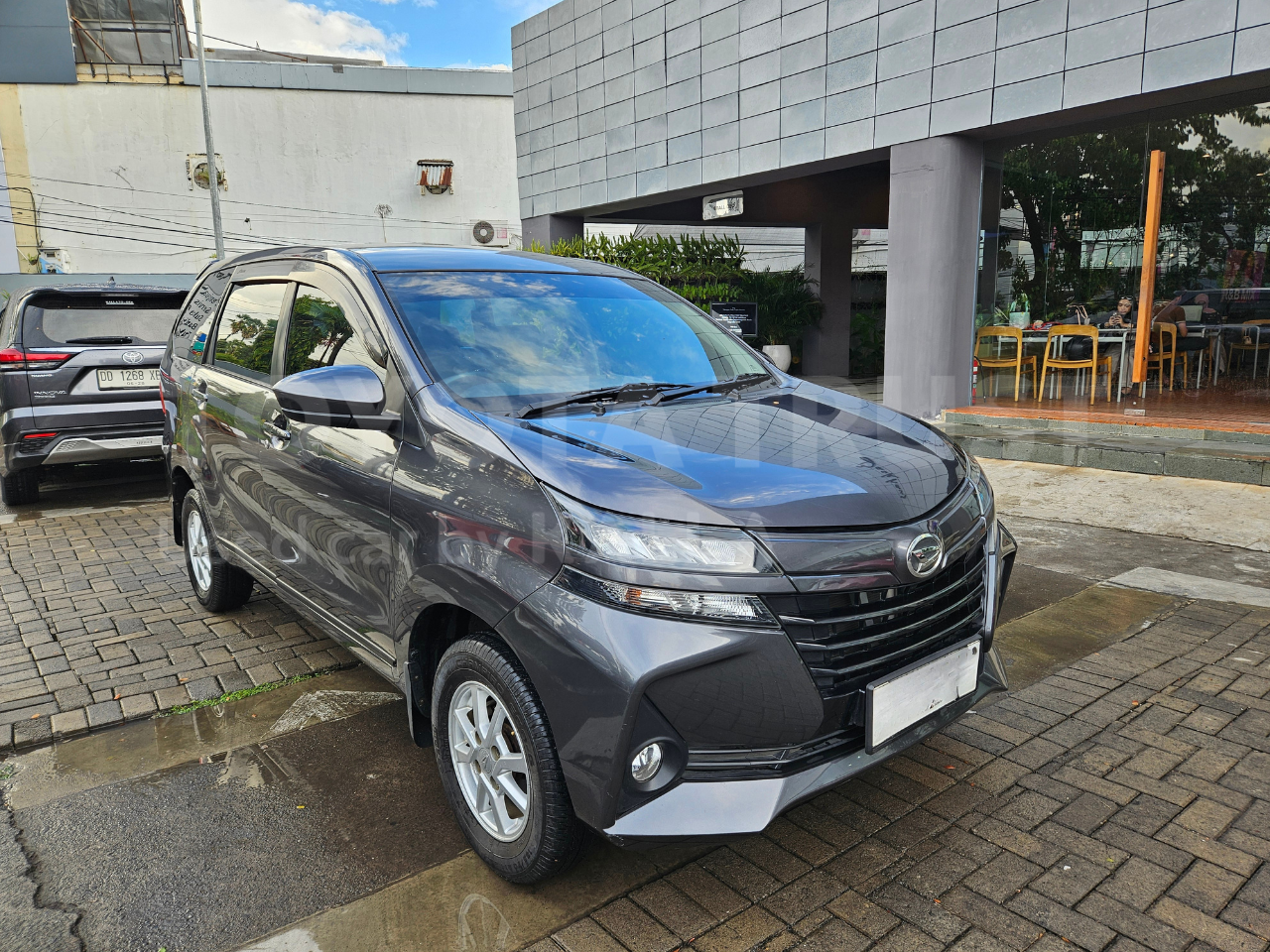 Foto Bagian Kanan Mobil