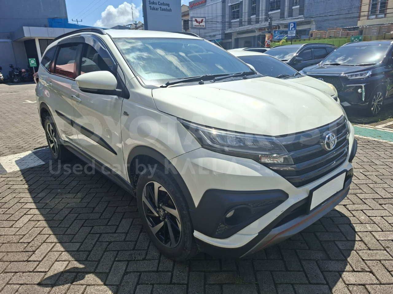 Foto Bagian Kanan Mobil