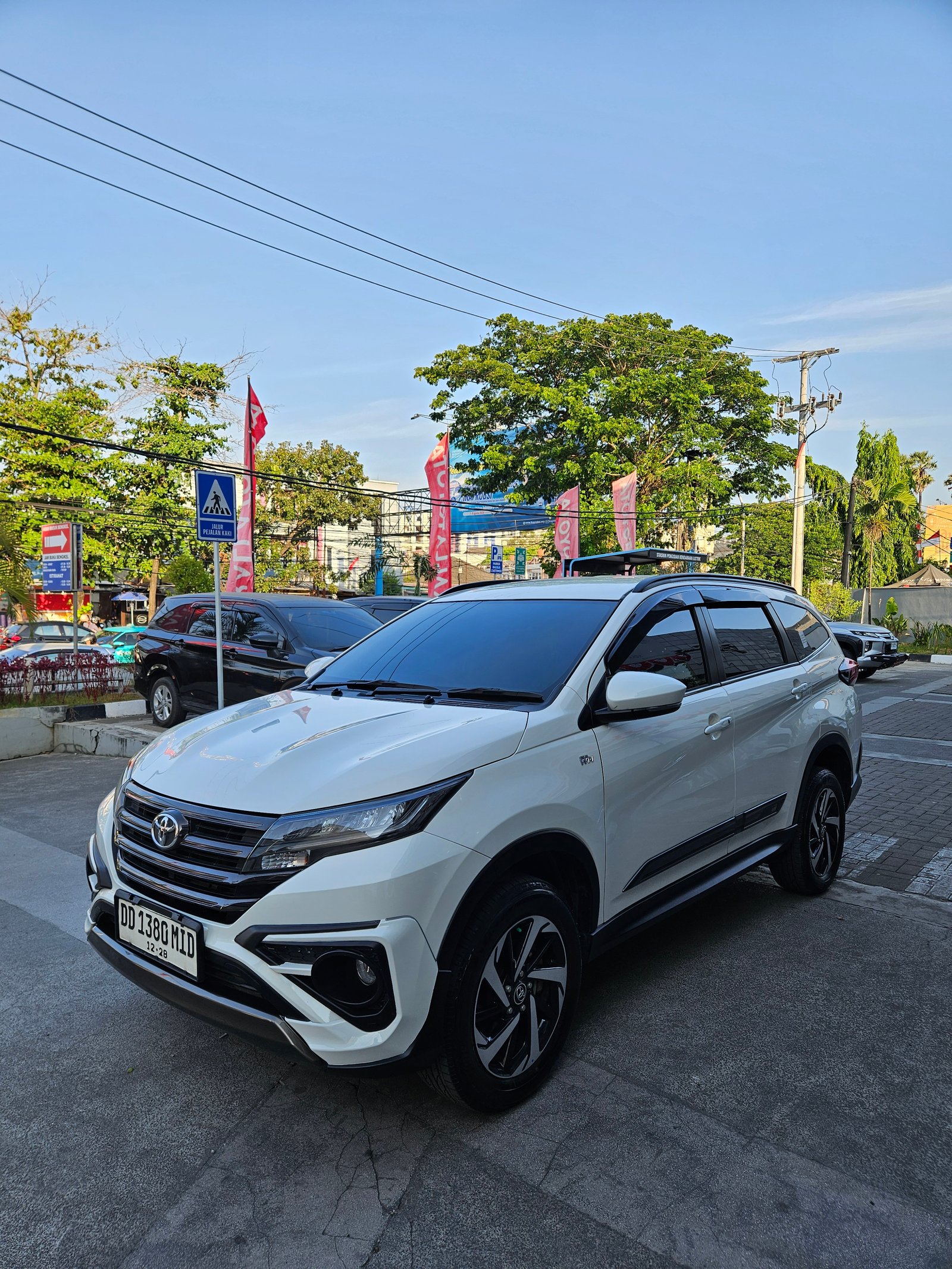 Foto Bagian Kiri Mobil