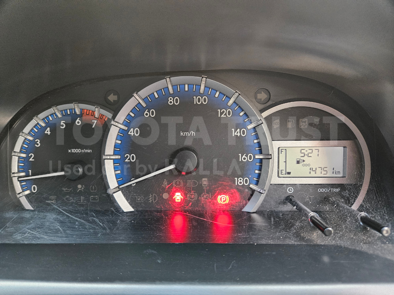 Foto Bagian Odometer Mobil