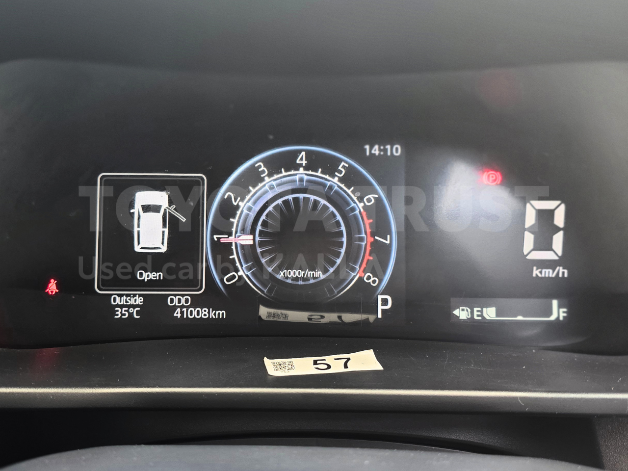 Foto Bagian Odometer Mobil